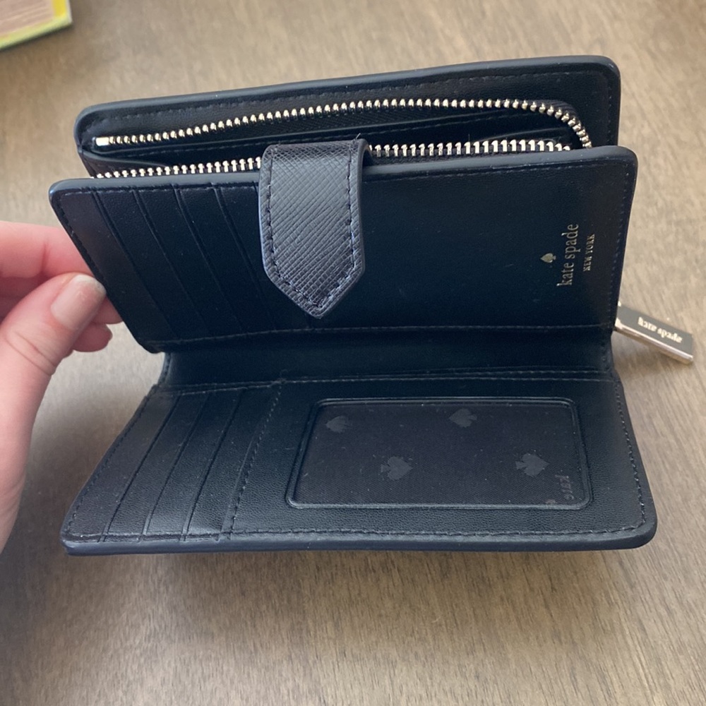 Kate Spade Wallet - Picture 2 of 6
